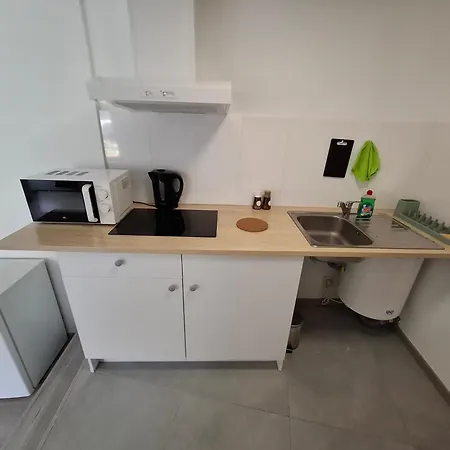 In Center * モンス